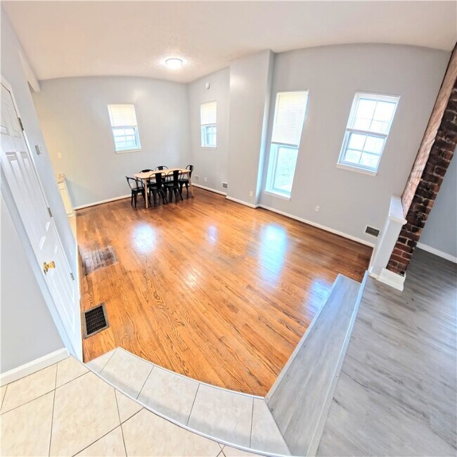 Building Photo - 14 Atkinson St