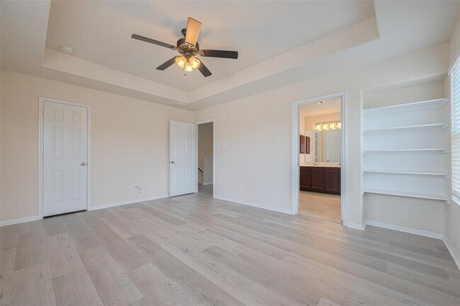 Building Photo - 18402 Each Elm Way