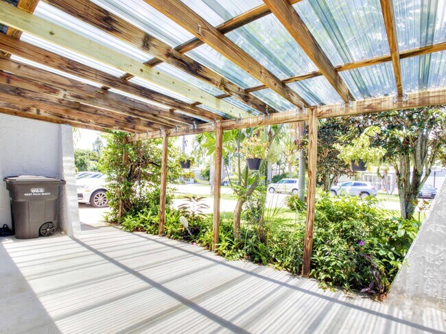 Building Photo - 218 S Sequoia Dr