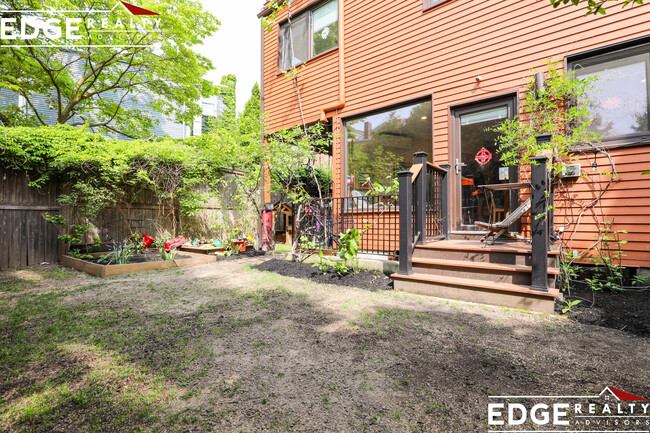 Primary Photo - 141 Elm St