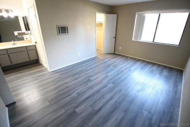Building Photo - 10332 Caminito Aralia