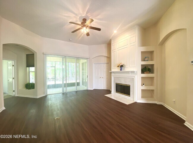 Building Photo - 10519 Creston Glen Cir E