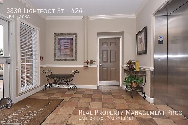 Building Photo - 3830 Lightfoot St