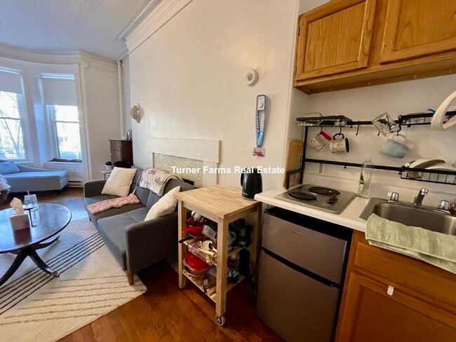 Building Photo - 1067 Beacon St