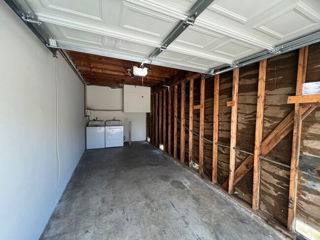 Building Photo - 1709, 1711 Landis Street