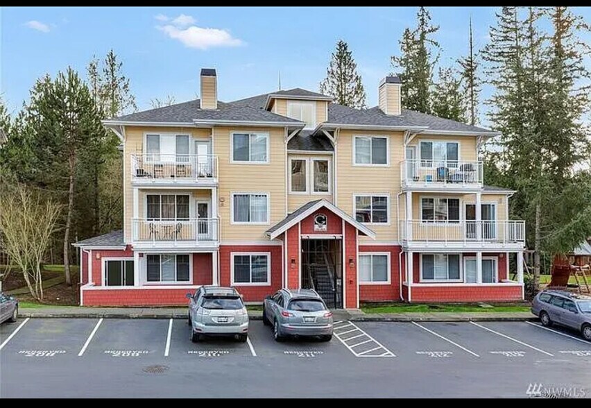 Primary Photo - 501 225th Ln NE