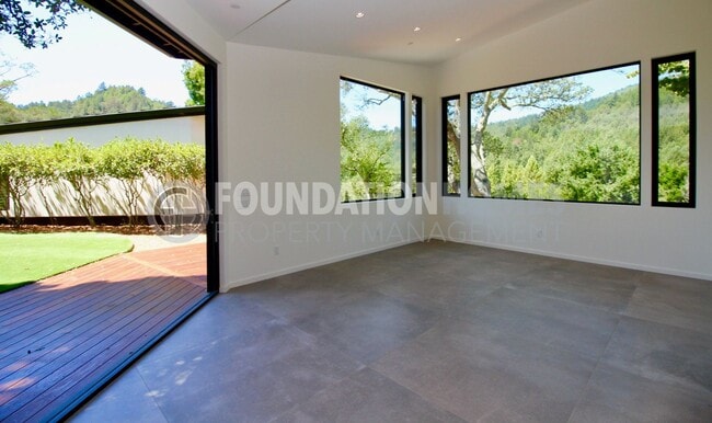 Building Photo - Luxury ADU near Cascade Falls - New Constr...