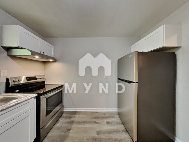 Building Photo - 1600 Poole Rd Unit A