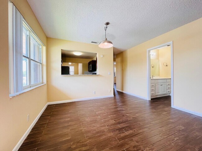 Building Photo - 5985 Forest Hill Blvd