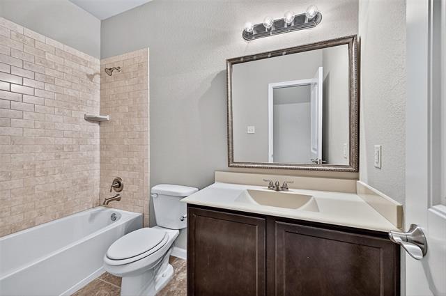 Building Photo - 405 Roger Graves Cir