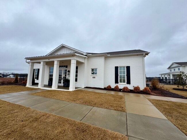 Building Photo - 207 Stockyard Cir