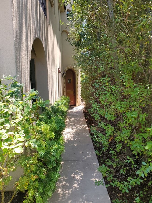 Building Photo - Elegant Coronado Village Home