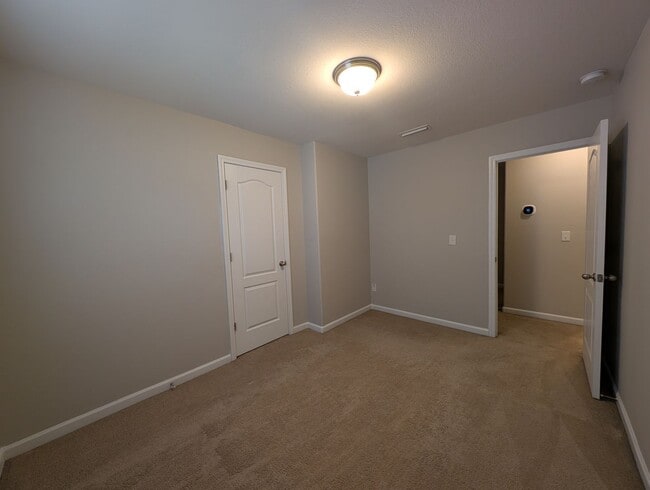 Building Photo - Spacious Townhome in Kingstree!