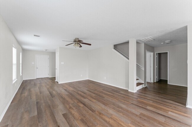 Building Photo - 7642 Appleberry Dr