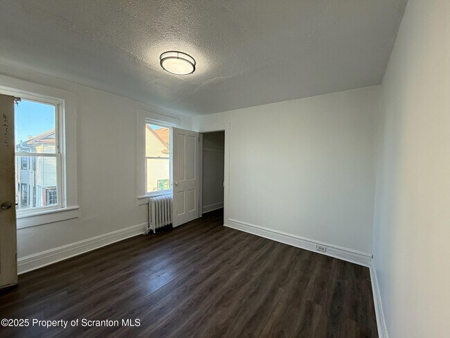 Building Photo - 216 14th Ave
