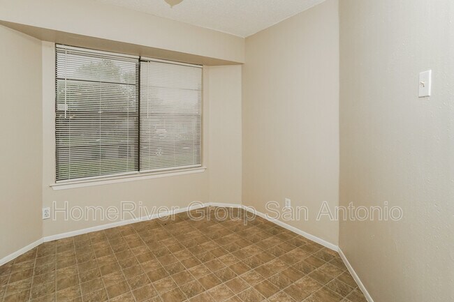 Building Photo - 5455 Port Townsend Dr