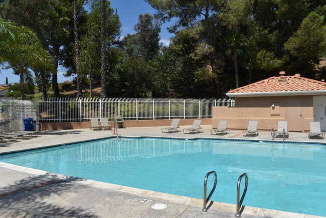 Building Photo - 2 Story 3 Bedroom 2.5 Bath Townhome with A...