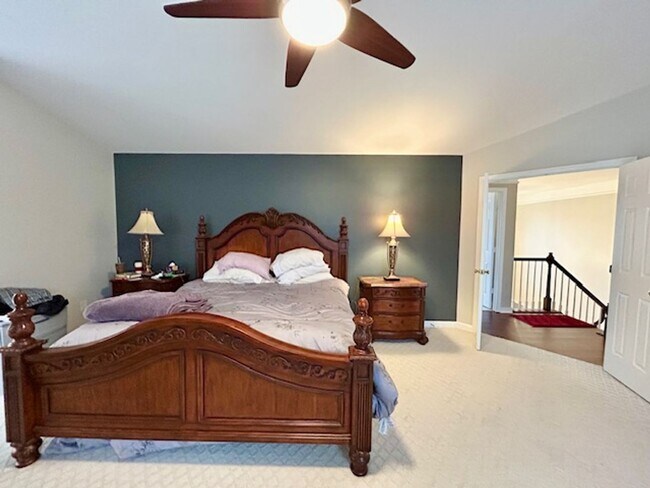 Building Photo - 5 Milestone Manor Ct