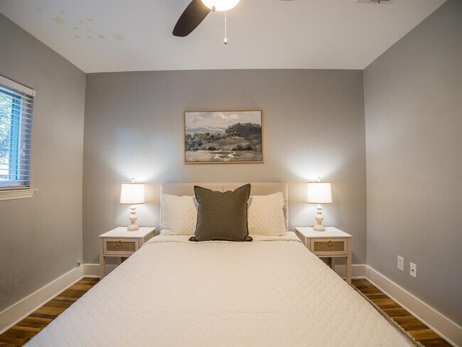 Building Photo - 12802 Carrera Dr