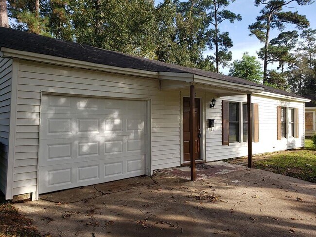 Building Photo - 3270 Willowood Dr