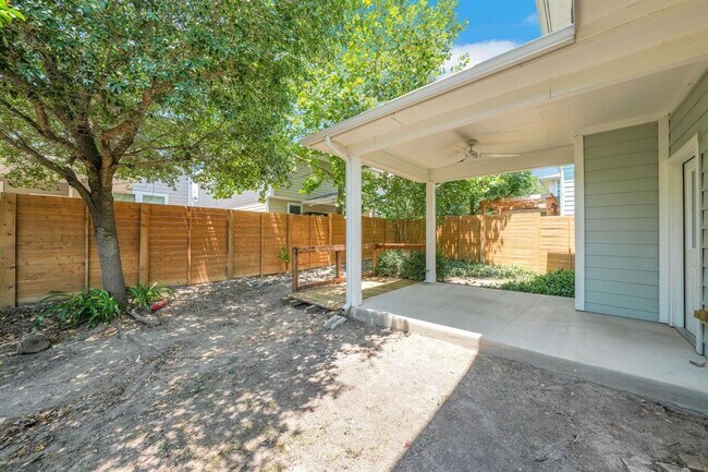 Building Photo - 7408 Brynner St