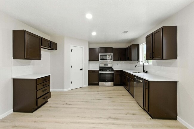 Building Photo - 528 Talladega St SE