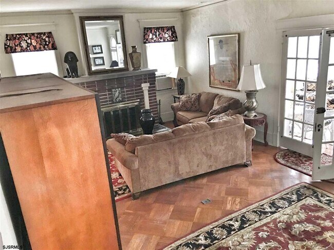 Building Photo - 104 S Wissahickon Ave