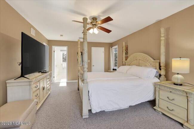 Building Photo - 57 Jamestown Dr