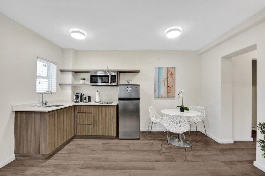 Building Photo - 3020 Seville St