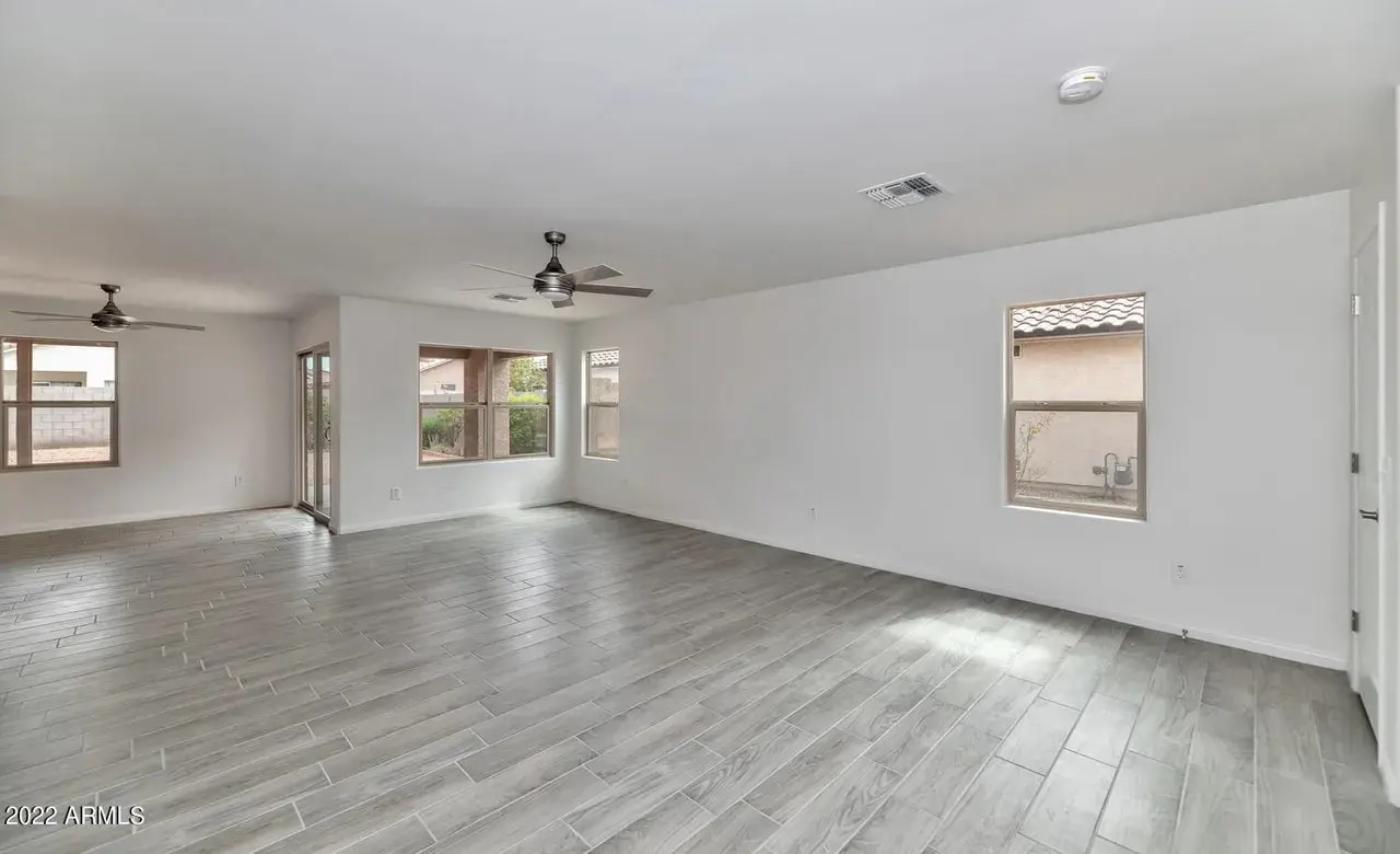 Building Photo - 9208 W Coolidge St