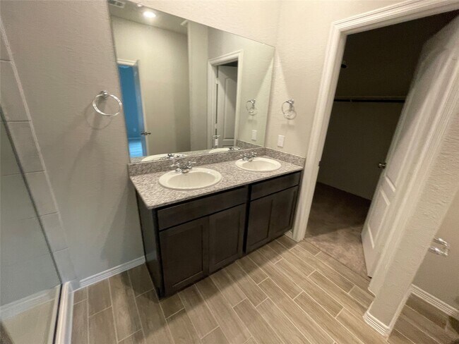 Building Photo - 954 Redinger Ridge Dr
