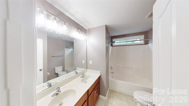 Building Photo - 1505 Aringill Ln