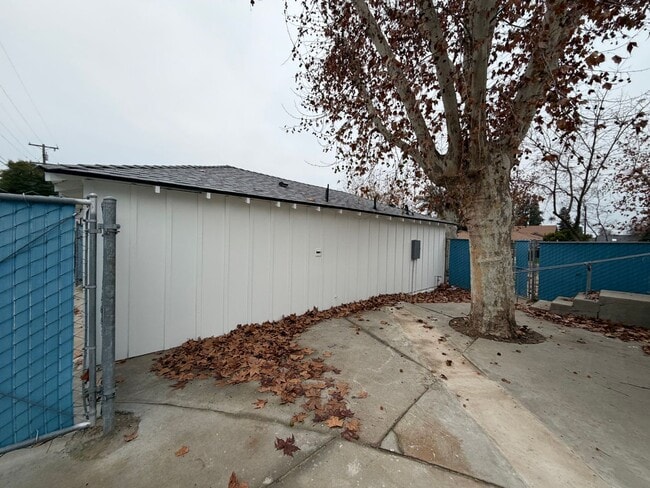 Building Photo - Home in the Heart of Old Town Clovis