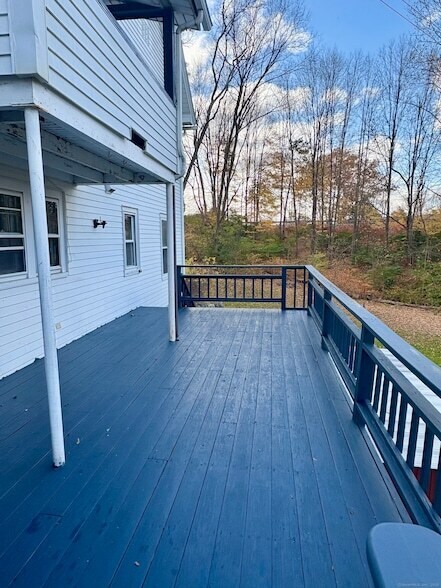 Building Photo - 227 Railroad St