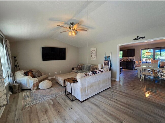 Building Photo - 41 Collinbrook Dr