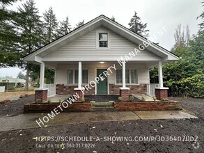 Building Photo - Remodeled 2 Bedroom Home - Available NOW!