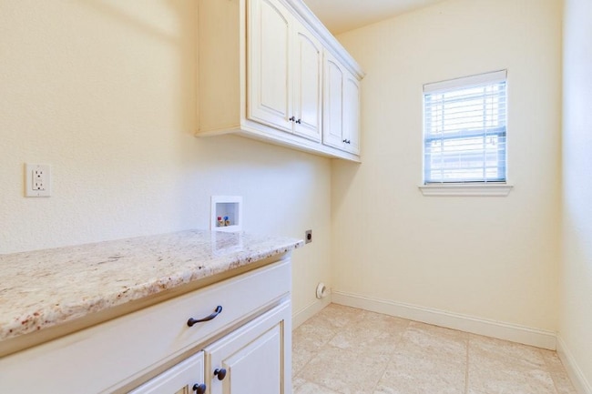 Building Photo - 5703 W Murfield Dr