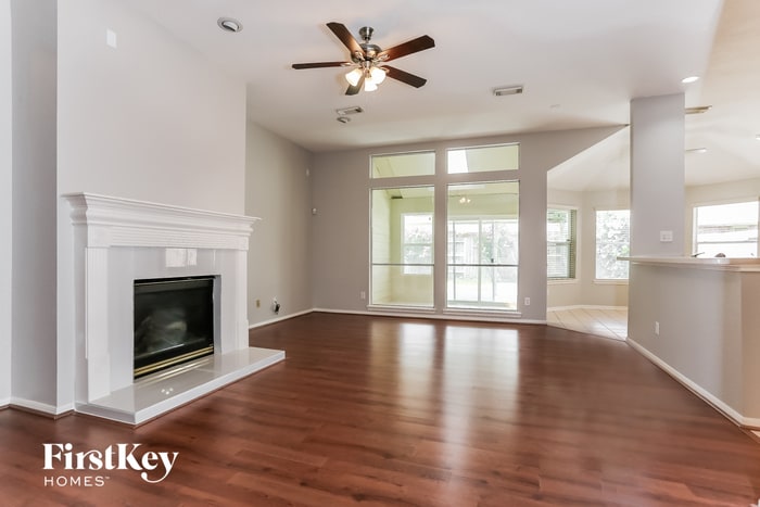 Building Photo - 10330 Claybrook Dr
