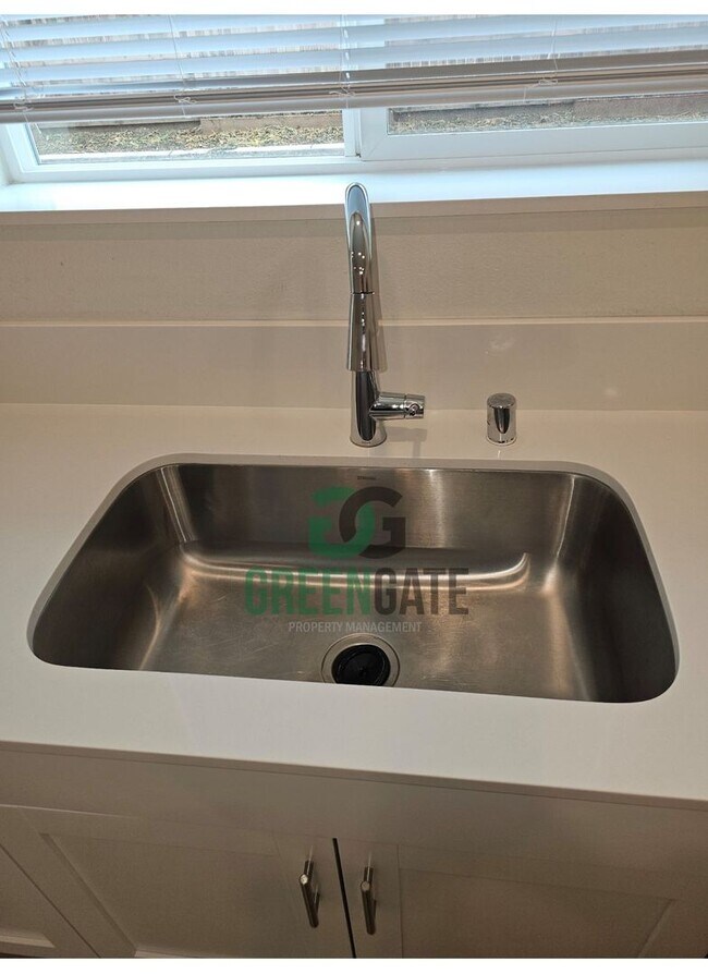 Building Photo - 3 Bedroom 2.5 Bath New Build in Lathrop! AVAILABLE NOW!!