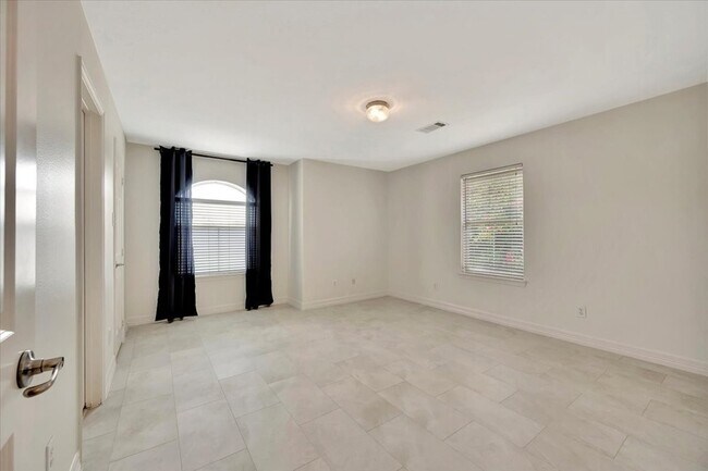 Building Photo - 12430 Timber Hollow