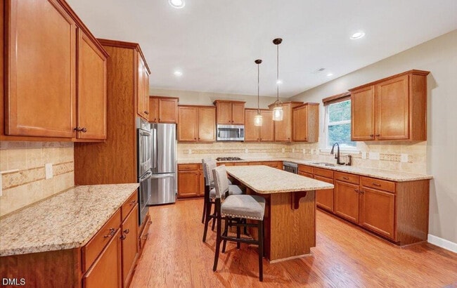 Building Photo - 900 Bay Bouquet Ln