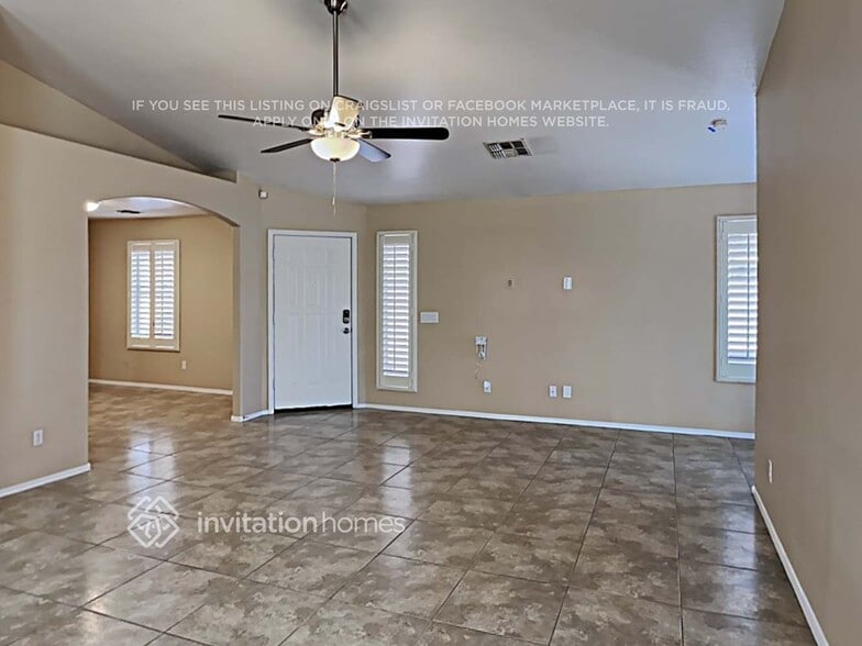 Building Photo - 163 N Saffron Cir