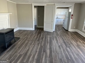 Building Photo - 1802 Temple Ave