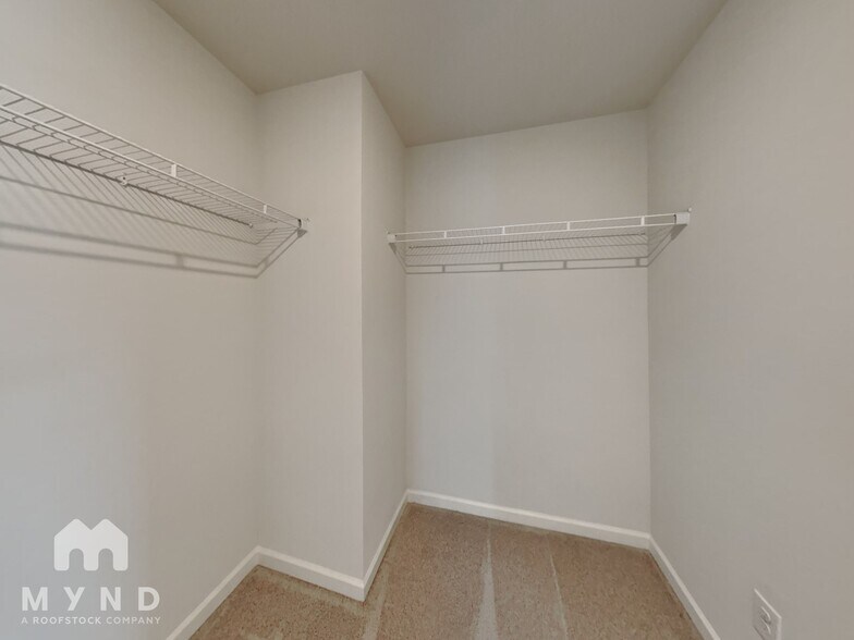Building Photo - 262 Barnwood Ln