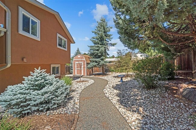 Building Photo - 5585 Escondido Dr