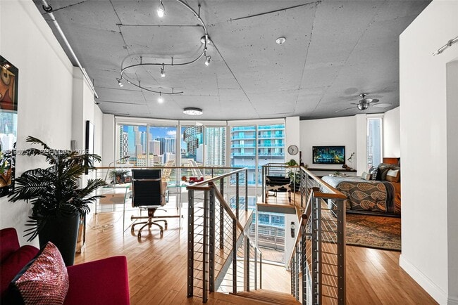 Building Photo - 690 SW 1st Ct