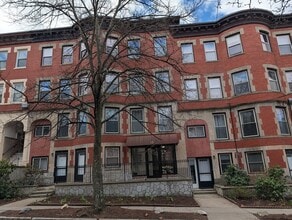 Building Photo - 15 University Rd