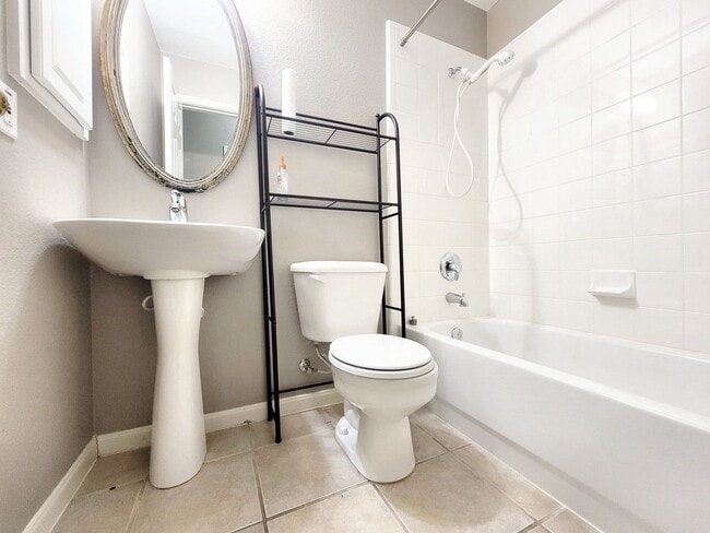 Building Photo - 1617 Sunterro-