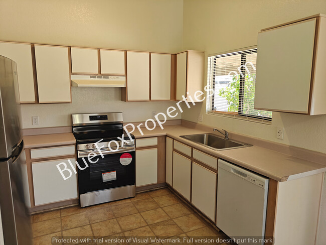 Building Photo - 1643 W Denning Ct