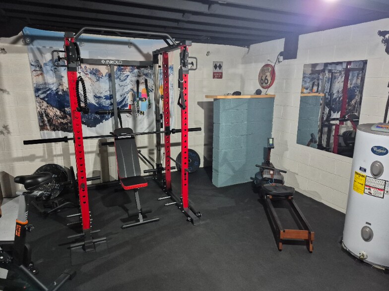 Building Photo - 1218 Greenwood Dr